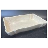 (B) 11ï¿½ x 7 1/2ï¿½ Haeger USA Pottery Dish