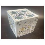 (B) Vintage Williamsburg Restoration Flower Frog