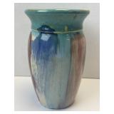 (B) Vintage 1920s Hull Pottery Early Artware 8'