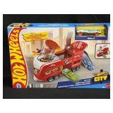 (D) Hot Wheels City Playset - Dine & Dash |