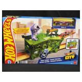 (D) Hot Wheels City Ghost Garage Track Fold Out