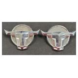 (SC) Set of 2 QUARTER POST BULL EMBLEM - 68-71