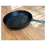 Cast Iron Lodge Grill/Broiler/Skillet 11'