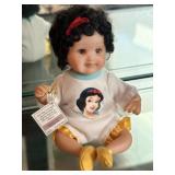 ASHTON-DRAKE DISNEY SNOW WHITE Miniature Doll