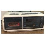 Vintage Sound design radio/cassette player