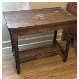 28ï¿½ x 24ï¿½ x 16ï¿½ Vintage Table