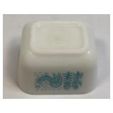 (C) Vintage Pyrex Amish Butterprint Turquoise