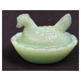 (SC) VINTAGE Style MINI JADEITE JADE GLASS HEN