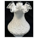 (C) Vintage Fenton Silver Crest Spanish Lace Milk