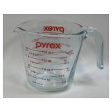 (B) Pyrex Prepware 2-Cup Glass Measuring Cup Made