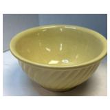 (A) Yellow Ware Mixing Bowl Swirl Pattern 5 1/2"