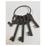 (C) Vintage Cast Iron Keys & Ring