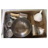 Lot of assorted measuring cups