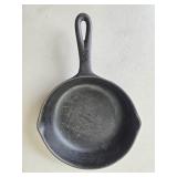 7ï¿½' Cast Iron Skillet