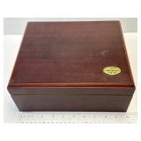 (C) 1915 Thompson & Co. Inc. Cigar Box and Cigars