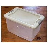 (FL) Tote Sterilite 64 qt with Lid as Shown