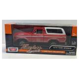 (C) Die Cast Metal 1:24 Scale NIB Timeless