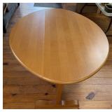 Maple Gate Leg Table 55' X 43.5' X 30' Made In