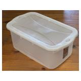 (FL) Tote Rubbermaid 50 qt with Lid as Shown