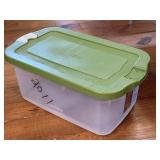 (FL) Tote Rubbermaid 50 qt with Lid as Shown
