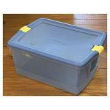 (FL) Tote Rubbermaid 45 qt with Lid as Shown