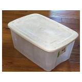 (FL) Tote 54 qt with Lid as Shown