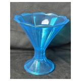 5ï¿½ Blue Fluted Vase