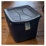(FL) Rubbermaid 18 Gal Storage Tote With Lid As