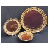 (D) 3 Pc Vintage Brown Drip Place Set