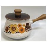 (D) Vintage 1970s Flower Power Enamelware Pot and