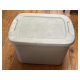 (Fl) Tote with Lid Includes 2 Army Rucksacks,