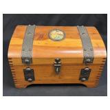 (A) Vintage McGraw Box Co Victorian Style Dove