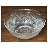 2 Tiara Sandwich Glass Bowls 6 1/2' x 2 1/2'