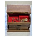 Jewlery Box w/ Assorted Jewlery
