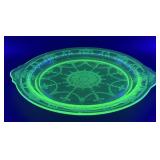 (L) Vintage ANCHOR HOCKING Uranium Glass Cameo