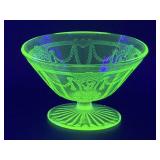 (L) Vintage ANCHOR HOCKING Uranium Glass Cameo