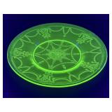 (L) Vintage ANCHOR HOCKING Uranium Glass Cameo