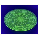(K) Vintage ANCHOR HOCKING Uranium Glass Cameo