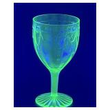 (L) Vintage ANCHOR HOCKING Uranium Glass Cameo