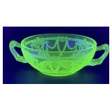 (L) Vintage ANCHOR HOCKING Uranium Glass Cameo