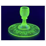 (L) Vintage ANCHOR HOCKING Uranium Glass Cameo