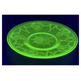 (L) Vintage ANCHOR HOCKING Uranium Glass Cameo