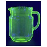 (L) Vintage ANCHOR HOCKING Uranium Glass Cameo