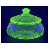 (L) Vintage ANCHOR HOCKING Uranium Glass Cameo