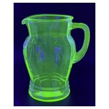 (K) Vintage ANCHOR HOCKING Uranium Glass Cameo
