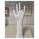 Vintage Extra Small 1986 Porcelain Glove Mold