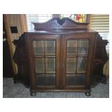 Victorian Style Double Door Display Cabinet w/