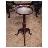 Queen Anne Style Mahogany Tripod Table 12½'W 25'H