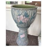 30' x 12 1/2' Pedestal Jardinere