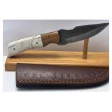 8ï¿½ Damascus Style Fixed Blade Knife with Leather